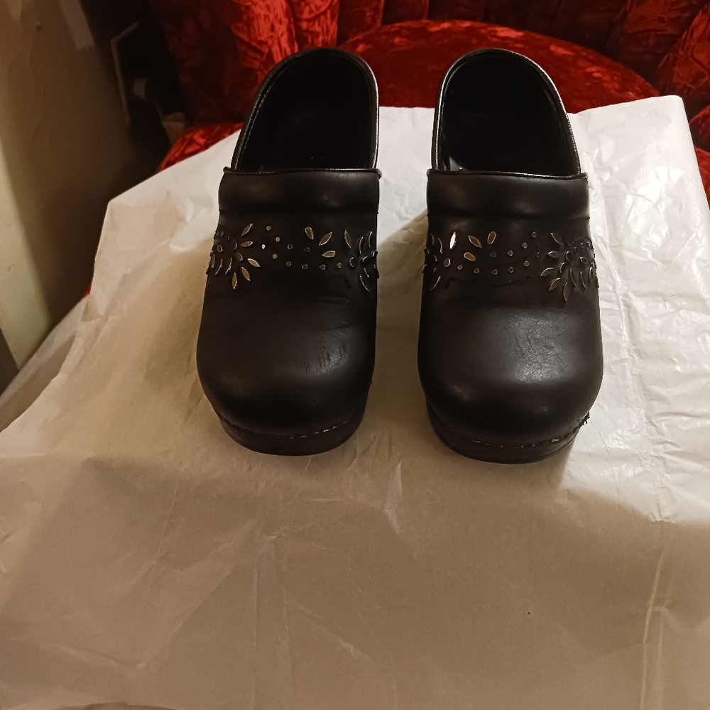 Dansko Women's Black Clogs - Picture 3 of 4